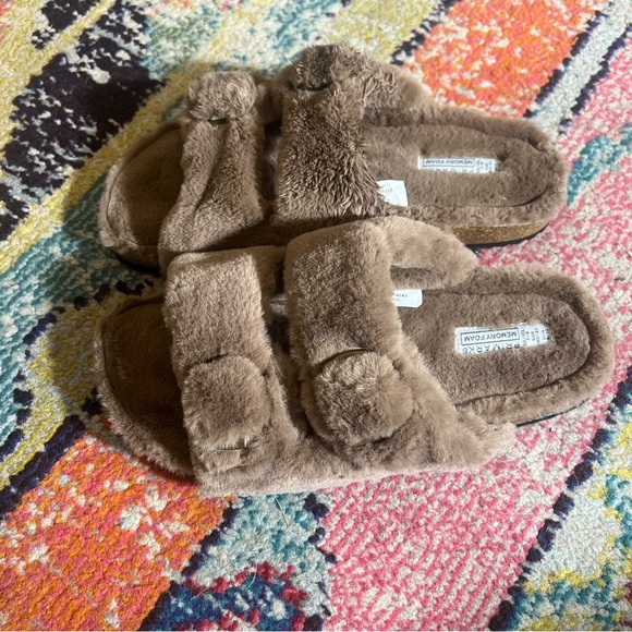 Primark Fuzzy Brown Slippers 9/10 - Picture 1 of 7